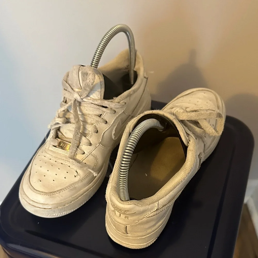 Nike Kids Cream Sneakers Size 6 Youth